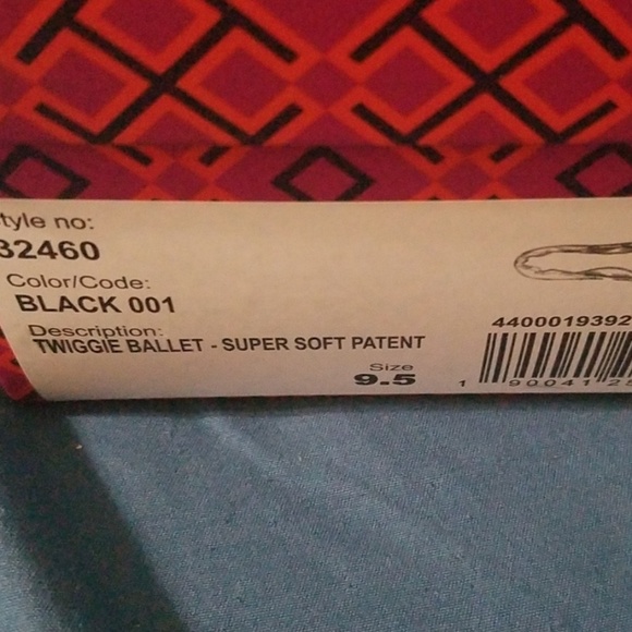 Gently used Tory Burch Twiggie Ballet - Picture 4 of 6